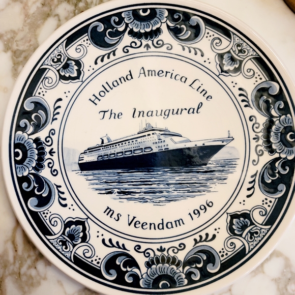 Blue Delft Holland America Line "MS Veendam 1996" Plate - Picture 1 of 4